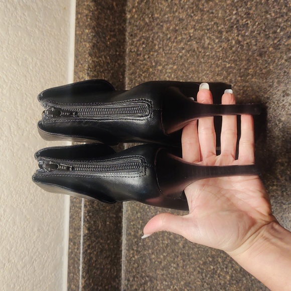 LIKE NEW! Ralph Lauren "Leola" Black High Heel Ankle Boots MSRP $140 (Copy) - Picture 7 of 16